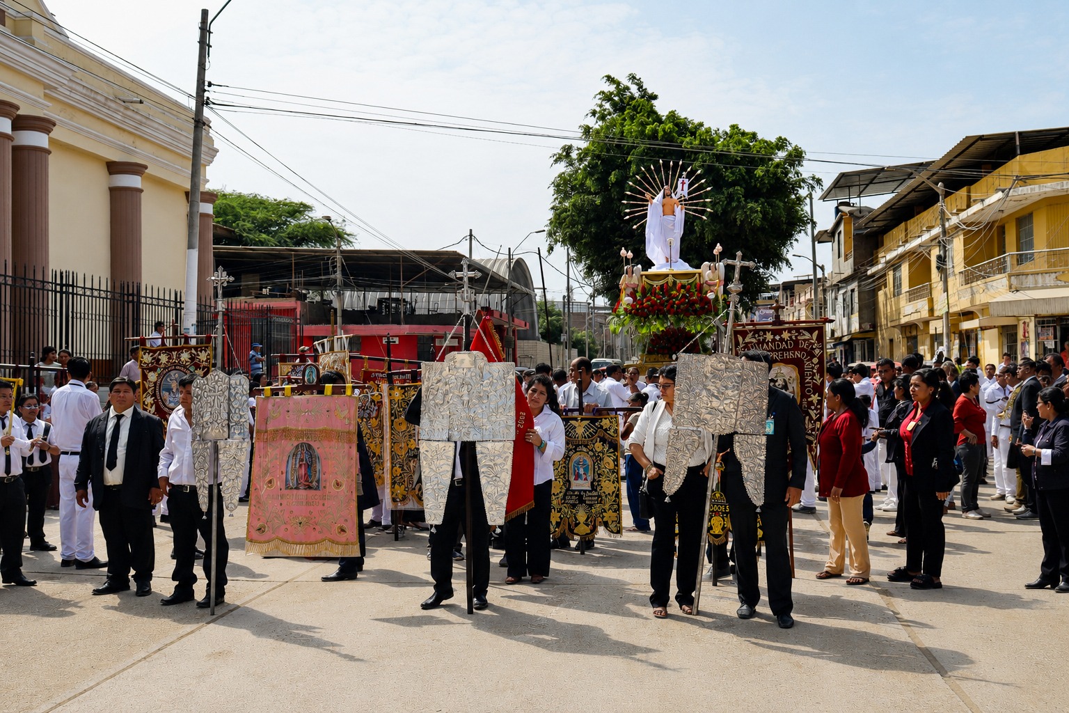 Encuentro de hermandades en procesión